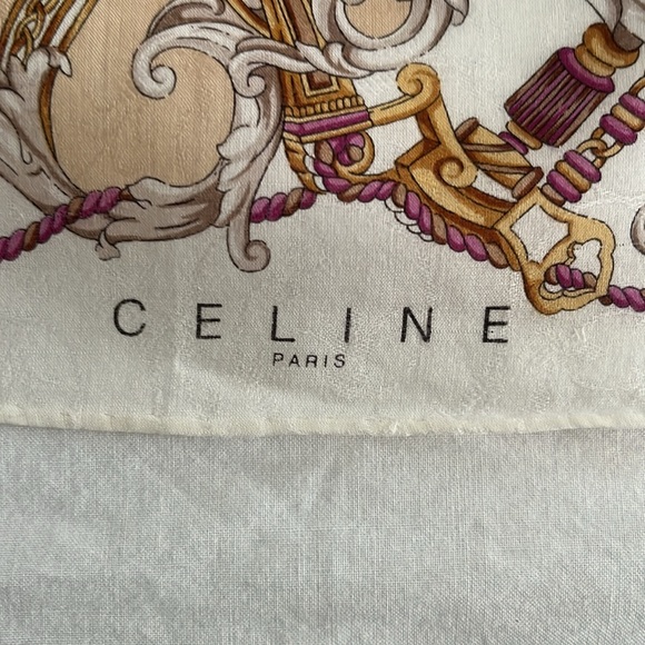 Woman’s scarf by Celine Paris - Picture 2 of 8